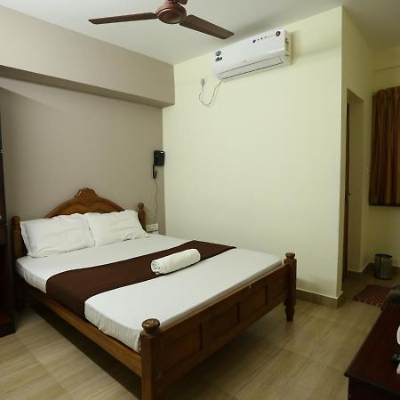 Hare Krishna Inn Guruvāyūr Exterior foto