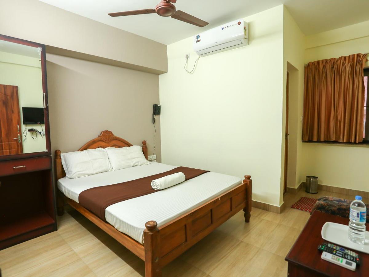 Hare Krishna Inn Guruvāyūr Exterior foto