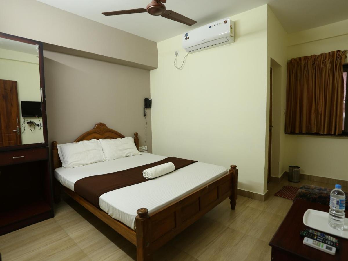 Hare Krishna Inn Guruvāyūr Exterior foto